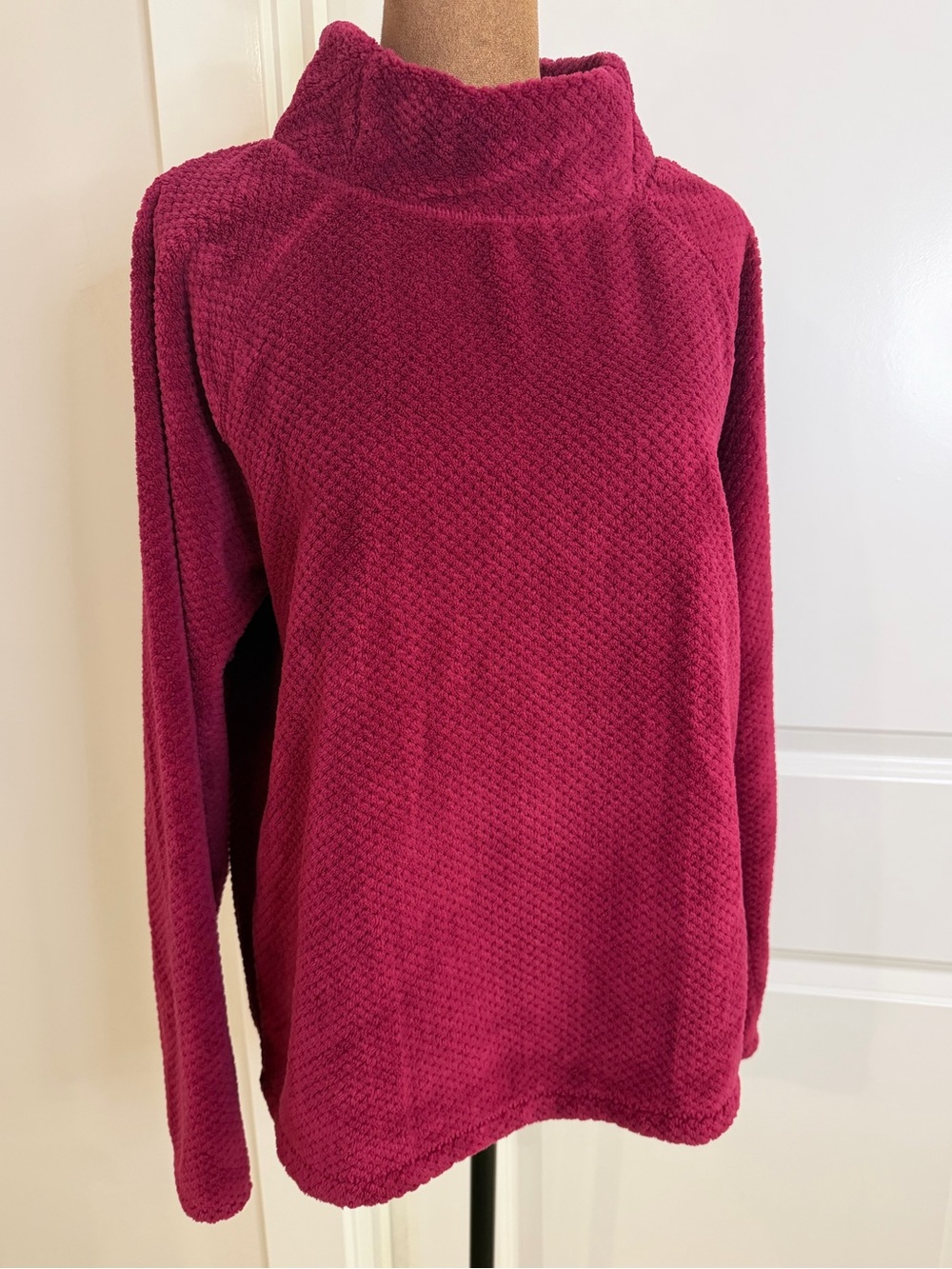 St. John’s Bay Raspberry Magenta Textured Fleece High Neck Raglan Pullover S